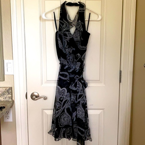 White House Black Market Dresses & Skirts - WHBM paisley design dress size 0